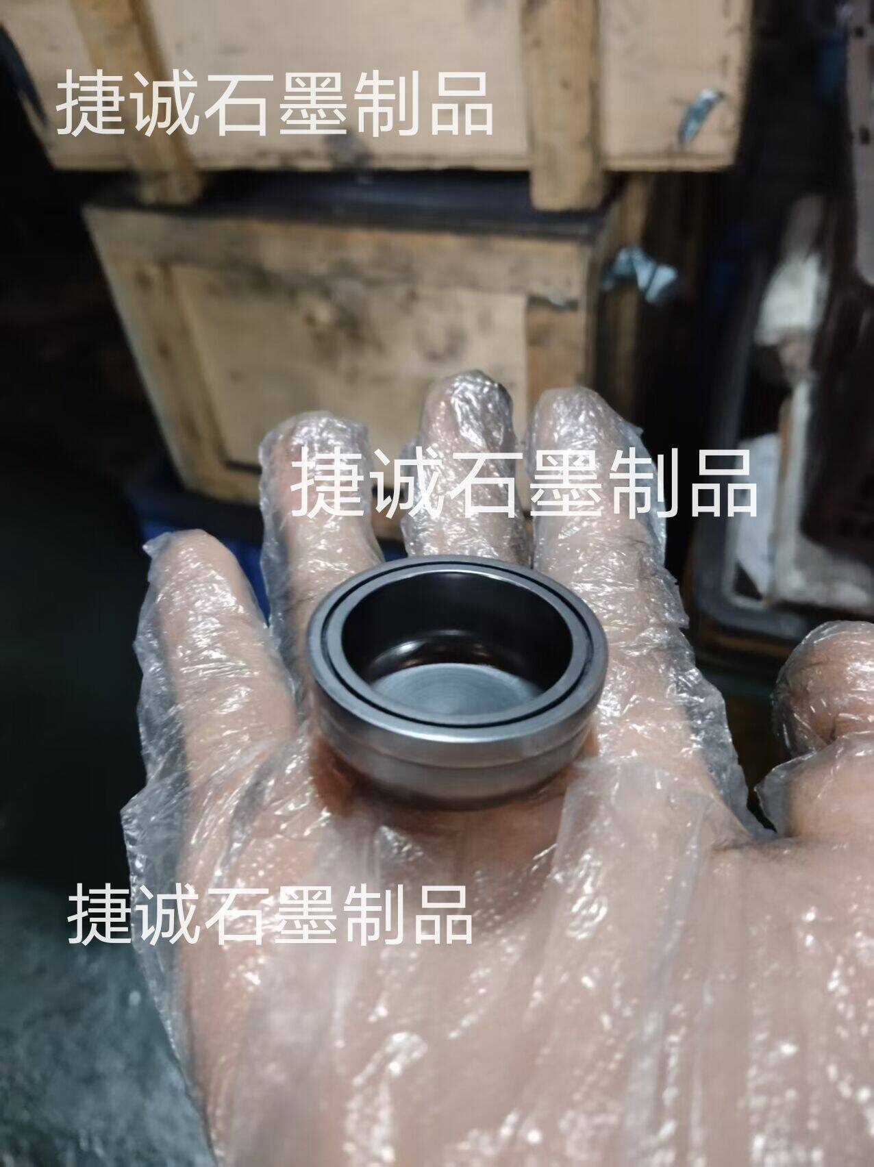 石墨坩堝，熔金石墨坩堝，石墨匣缽坩堝，等靜壓石墨坩堝，高純石墨坩堝，石墨坩堝加工，高精密石墨坩堝，石墨坩堝生產廠家